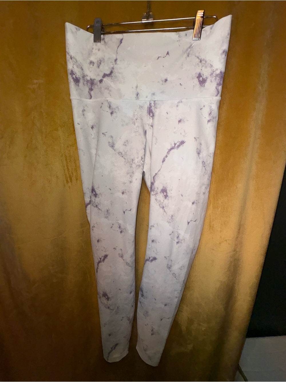 Old Navy White & Lavender Marble-Print Leggings